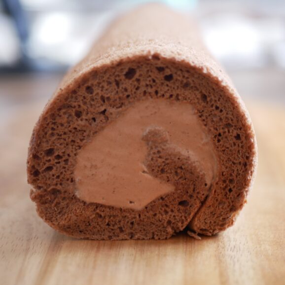別立てのココアロールケーキをふわふわに 作るコツとは 田口守お菓子教室